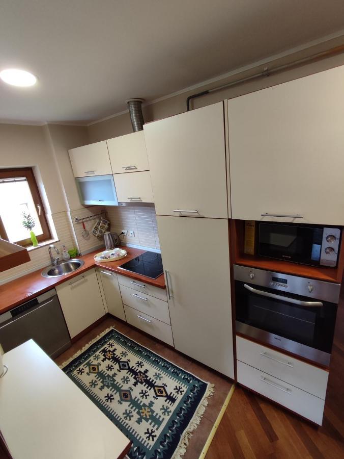 Deluxe Apartment Lejla - Free Garage Parking Sarajevo Bagian luar foto