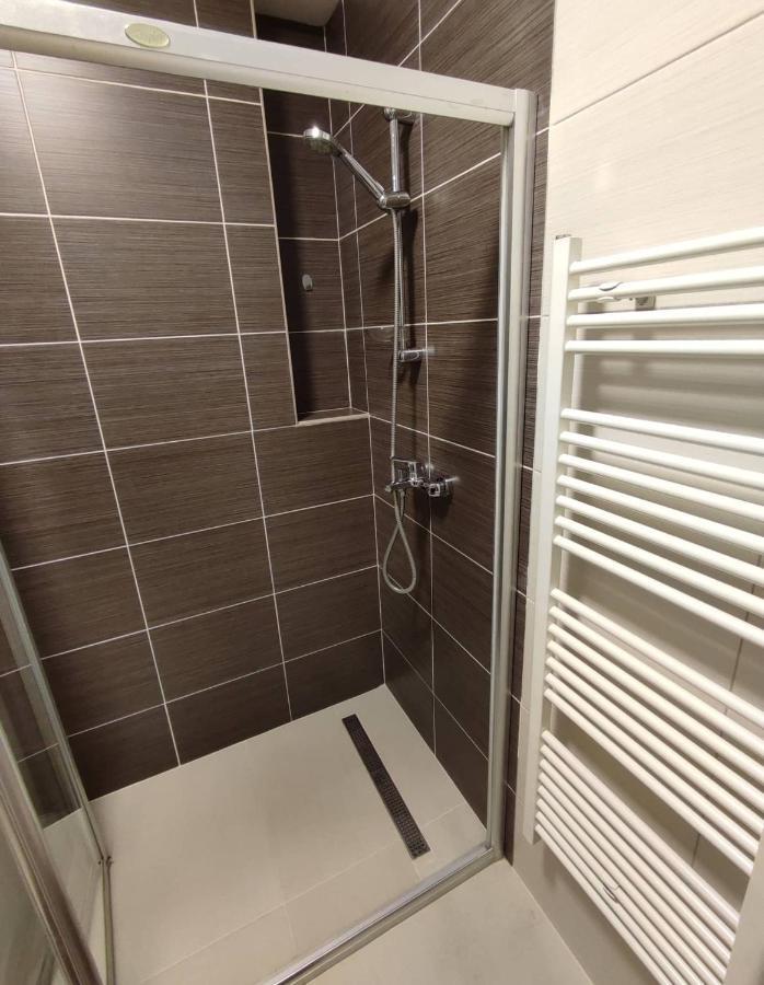 Deluxe Apartment Lejla - Free Garage Parking Sarajevo Bagian luar foto