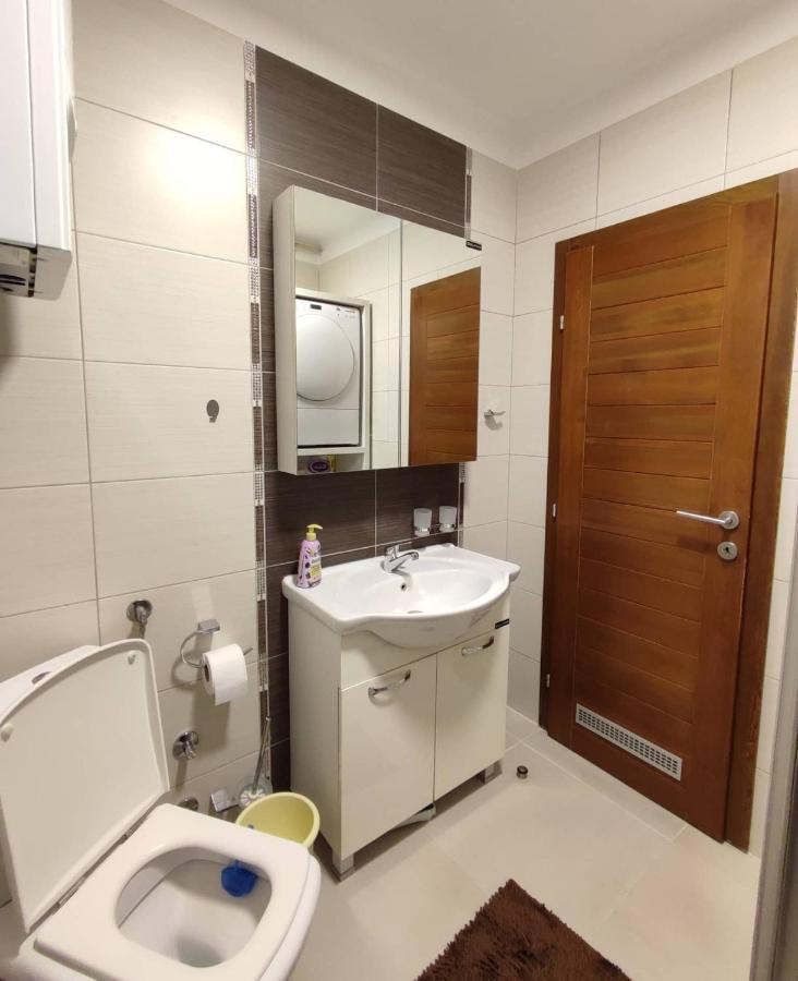 Deluxe Apartment Lejla - Free Garage Parking Sarajevo Bagian luar foto